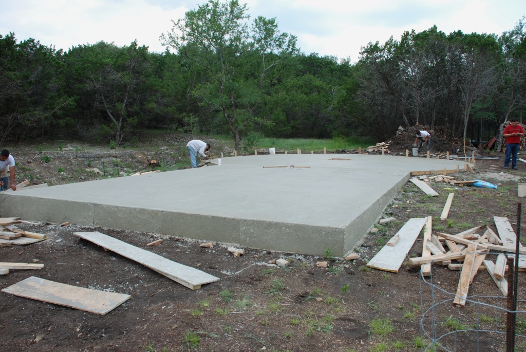 2010/05(May)/Firepit construction/1024x768_2010-05-29-76 Firepit Construction.jpg